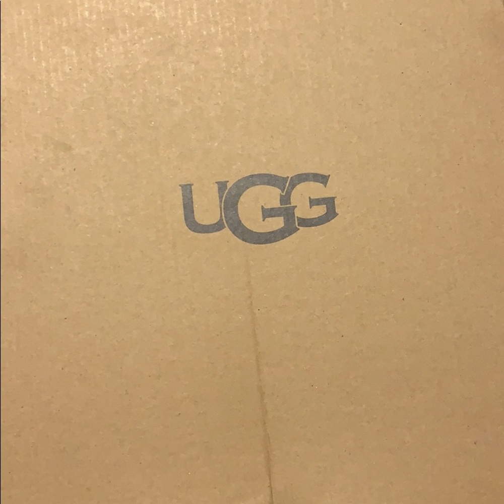 UGG